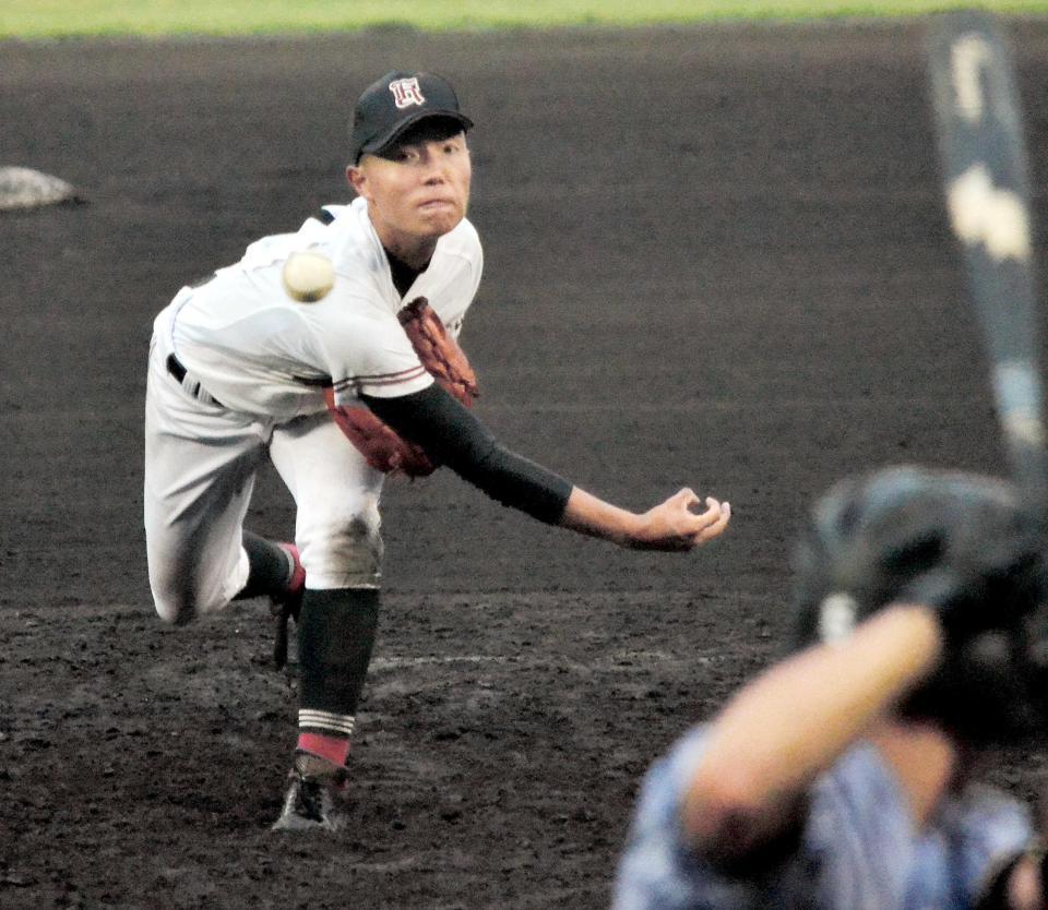 　６回２失点でマウンドを降りた広陵・肥後