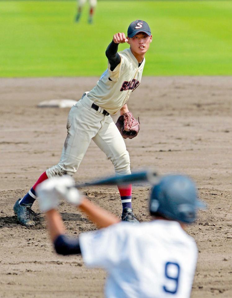 　５回、東灘・阪井から三振を奪う三田松聖・松本侑