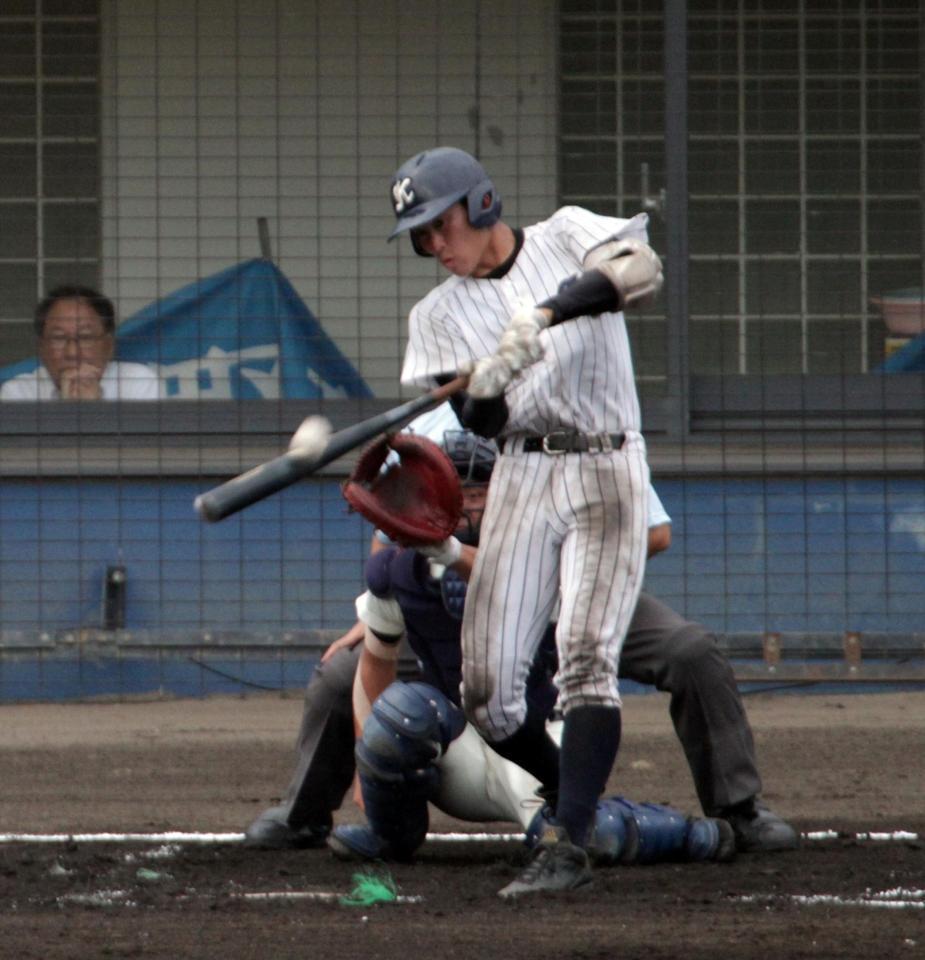 　２回、姫野が左越えソロを放つ＝舞洲