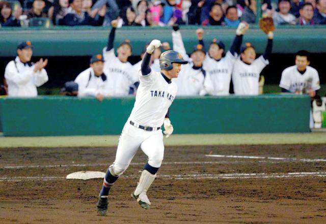 高松商・植田兄弟、史上初アベック弾