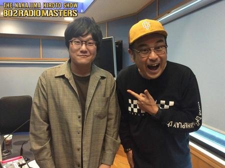 FM802の番組『THE NAKAJIMA HIROTO SHOW 802 RADIO MASTERS』に出演した松室政哉（左）と、DJの中島ヒロト
