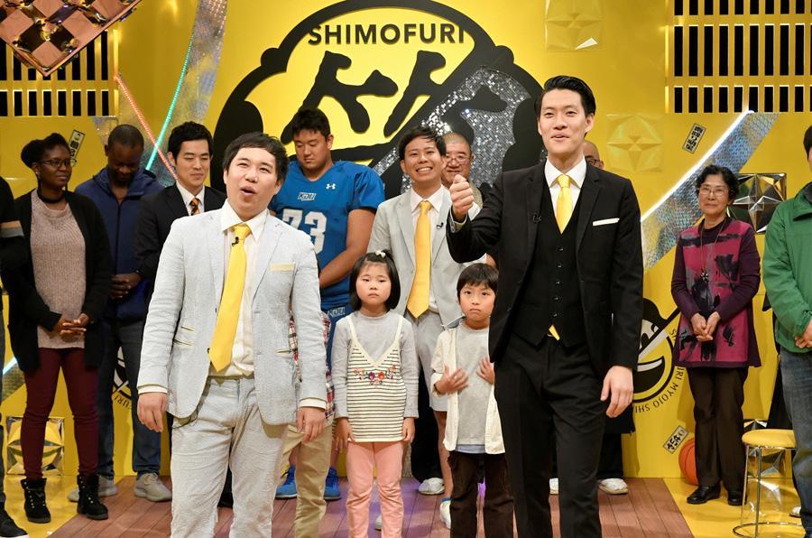 霜降り明星。左からせいや、粗品　(C)ytv