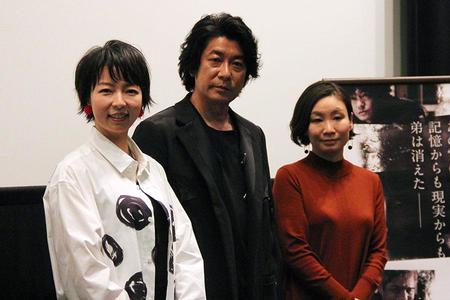 左から、菜葉菜、永瀬正敏、甲斐さやか監督（３日・大阪市内）