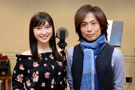 ドラマのメインテーマ曲『幸せのセレナーデ』を手掛けたつんく（右）と、それを歌う主演の土屋太鳳