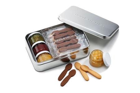 「３種のジャム＆スプーンクッキーのギフト缶」（４８６０円）