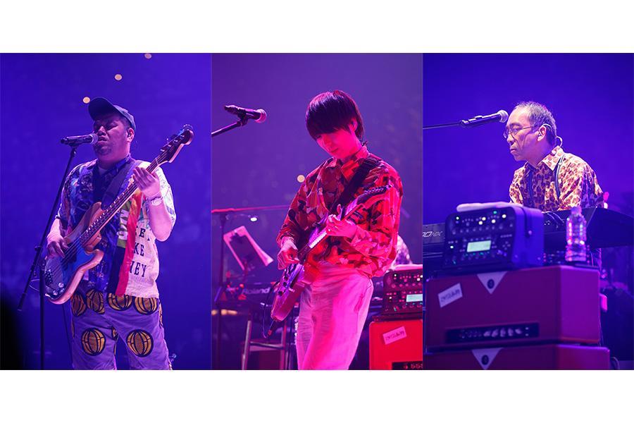 『ＬＩＶＥ ＳＤＤ ２０１９』に登場したジェニーハイ（２３日・大阪城ホール／左からくっきー、川谷絵音、新垣隆）写真：ＬＩＶＥ ＳＤＤ ２０１９ ｏｆｆｉｃｉａｌ Ｐｈｏｔｏ