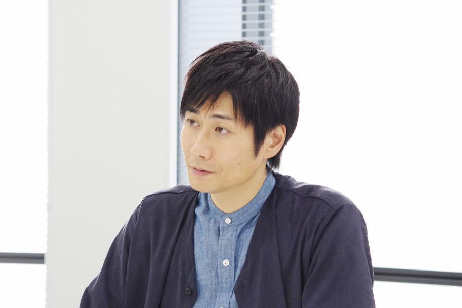 「漫画人間なので、書くことには苦労しなかった」と話す戸次重幸