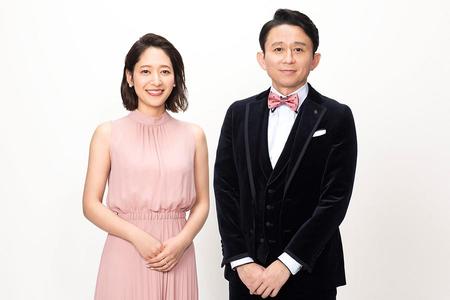 　新番組『噂の現場急行バラエティー レディース有吉』のＭＣをつとめる有吉弘行（右）とフリーアナの吉田明世