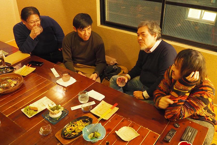 左から、ミルクマン斉藤、照屋年之監督、春岡勇二、田辺ユウキ