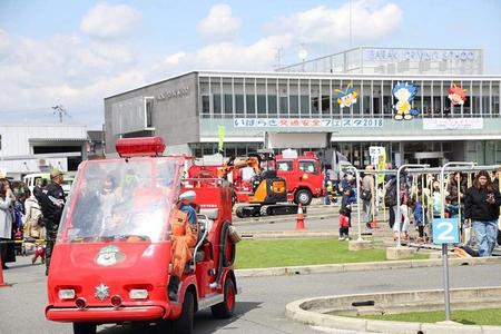 ミニ消防車も出動！（２０１８年開催時の様子）