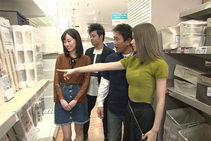 　左から、井本彩花、バッドボーイズ佐田、浜田雅功、山本舞香（Ｃ）ｙｔｖ