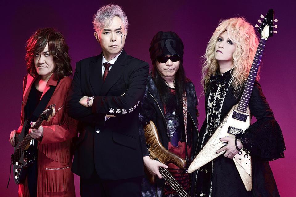 　筋肉少女帯のメンバー。左からギター・本城聡章、ボーカル・大槻ケンヂ、ベース・内田雄一郎、ギター・橘高文彦