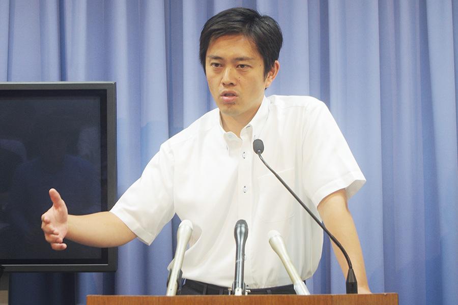 府民を守るための情報発信について、「批判も責任も知事が引き受ける」と断言した大阪府吉村洋文知事（１７日・大阪府庁）