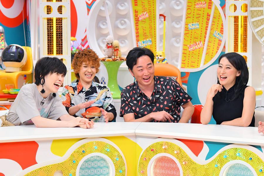 左から尼神インターの誠子、渚、小沢一敬、友近（写真提供：ＭＢＳ）