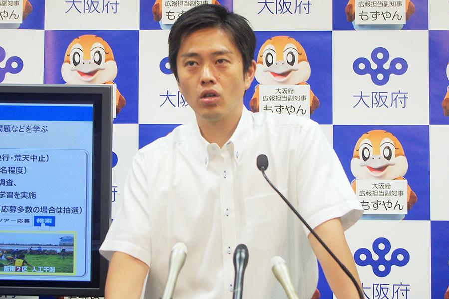 「府域一水道」を目指す水道について語った吉村洋文知事（１７日・大阪府庁）