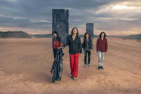 結成３０周年を迎えるＴＨＥ ＹＥＬＬＯＷ ＭＯＮＫＥＹ（左から菊地英昭、吉井和哉、廣瀬洋一、菊地英二）