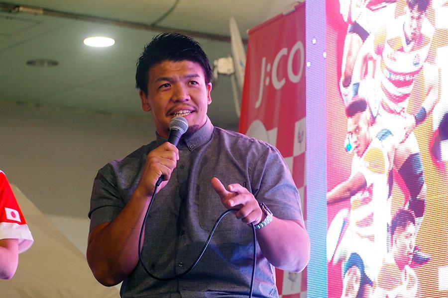 　６日のパブリックビューイングイベントに登場した、元日本代表・木津武士選手（豊中市内・６日）