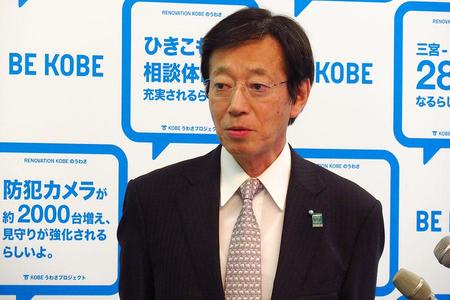 　神戸市教育委員会の組織風土に疑問を呈する久元喜造神戸市長（１０日・神戸市役所）
