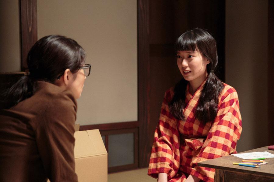 　ちや子（左、水野美紀）に、自分の気持ちを伝える喜美子（戸田恵梨香）　(C)NHK