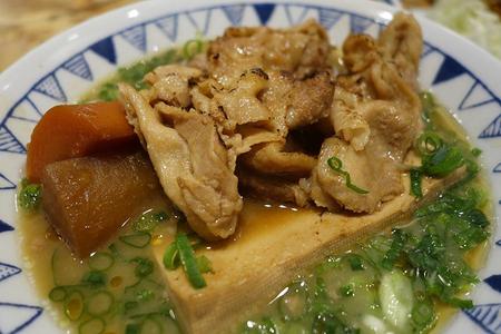 「野菜を食べるごちそうとん汁 ごちとん」が１２月５日に関西１号店をオープン。写真は、ごろごろ野菜のごちとん豚汁