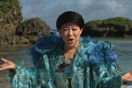 高価な衣装で登場した美川憲一