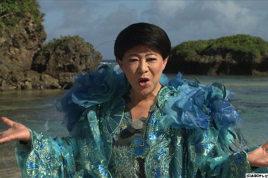 高価な衣装で登場した美川憲一