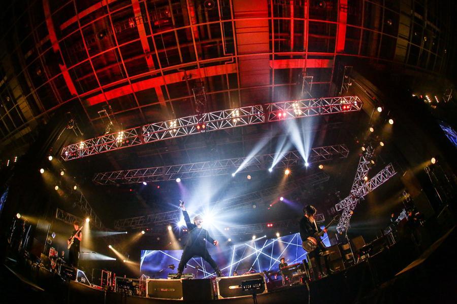 『ＦＭ８０２ ＲＡＤＩＯ ＣＲＡＺＹ』のステージに登場したＧＬＡＹ（２６日／大阪市内）提供：ＦＭ８０２　撮影：田浦ボン