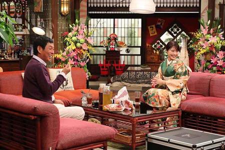 左から、明石家さんま、有村架純