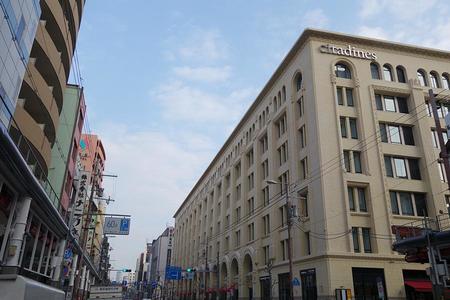 　堺筋沿いにある高島屋東別館が改装を経て、１月２０日にリニューアルオープンした。