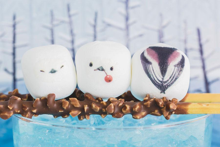 　マシュマロが、一瞬でシマエナガに！「雪の妖精が食卓に舞い降りる シマエナガのたべられるアート」