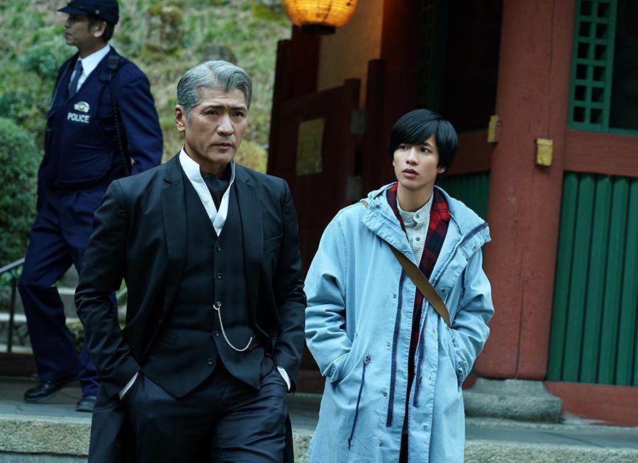 左から、吉川晃司、志尊淳　（ｃ）ｋｔｖ