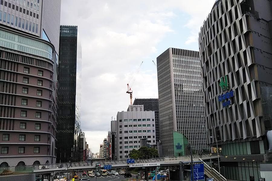 大阪・梅田の百貨店、５月３０日から週末も営業することに