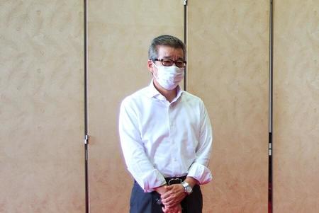 「長い歴史やってきた店が閉店するのは本当に残念」と話した松井一郎市長（６月１２日・大阪府庁）