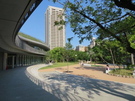 　「宝塚市立文化芸術センター」みんなの広場