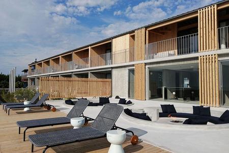 　宿泊施設「ＫＡＭＯＭＥ ＳＬＯＷ  ＨＯＴＥＬ」が淡路島に７月２３日オープン