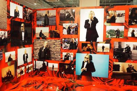 　ローランド一色に染められた「ＲＯＬＡＮＤ写真館」