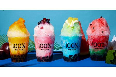 （左から）「モッチャム」の「マンゴーかき氷」（５２０円）、「いちごミルク氷」（４８０円）、「ラムネかき氷」（４８０円）、「スイカかき氷」（５２０円）※テイクアウトのみ