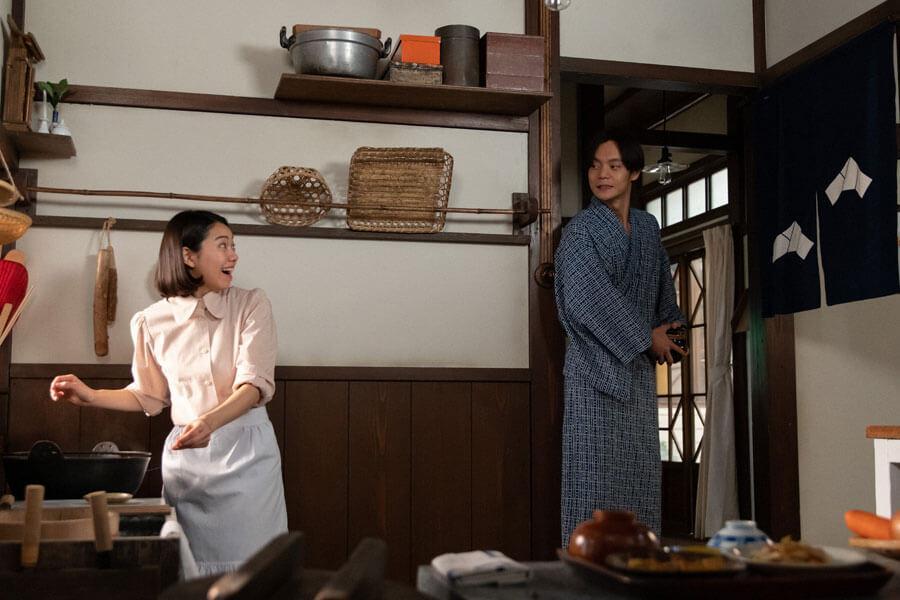 第３１回より、新婚生活を始めた裕一（窪田正孝）と音（二階堂ふみ）（Ｃ）ＮＨＫ