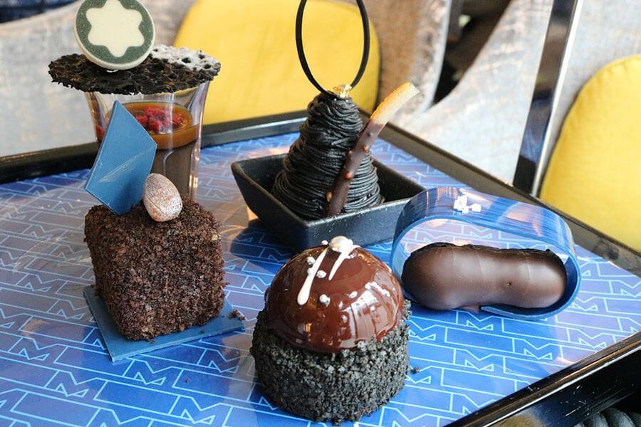 ブランデーパウンドケーキ、72％カカオモンブラン、レッドワインエクレアなどが楽しめる 