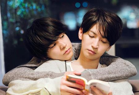 　大伴恭一演じる大倉忠義、今ヶ瀬渉を演じる成田凌。（Ｃ）水城せとな・小学館／映画「窮鼠はチーズの夢を見る」製作委員会