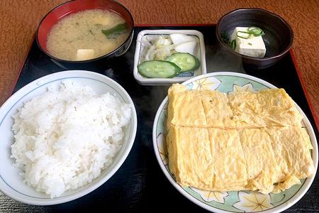 　大阪・天満橋「一富士食堂」の「出し巻定食」（６６０円）