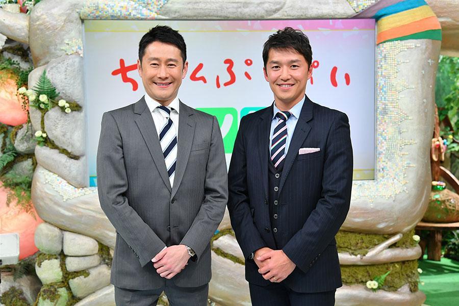 　番組ＭＣの河田直也アナウンサー（左）、山中真アナウンサー