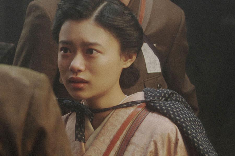 　空襲を受けた道頓堀の様子に驚く千代（杉咲花）（Ｃ）ＮＨＫ