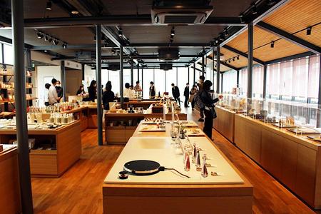 　４月１４日、創業の地にオープンした、中川政七商店の複合施設「鹿猿狐ビルヂング」