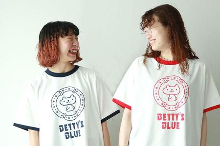 　「エイミーリンガーＴシャツ」（カラー：レッド／ネイビー 価格：３１９０円）