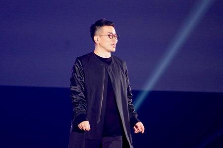 　『関西コレクション ２０２１ ＡＵＴＵＭＮ＆ＷＩＮＴＥＲ』に登場した宮迫博之（５日・大阪市内）