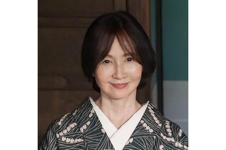 　千吉の妻・雉真美都里役を演じるＹＯＵ　（Ｃ）ＮＨＫ