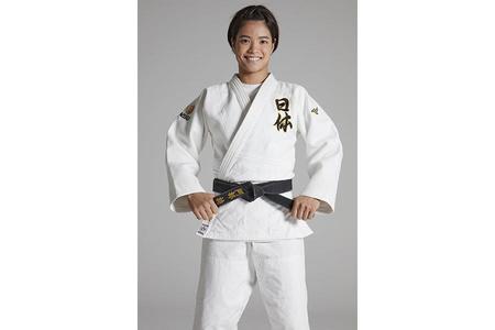 　『＠ｃｏｓｍｅビューティーアワード　２０２１ビューティパーソンオブザイヤー』を受賞した阿部詩