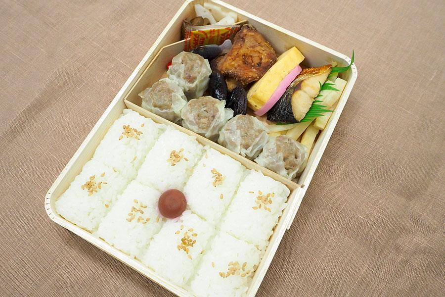 　まねき食品×崎陽軒「関西シウマイ弁当」（９６１円）