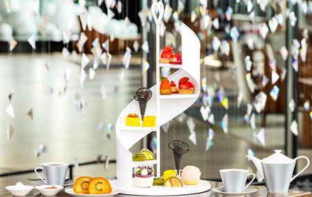 　「ＣＯＬＯＲ ＳＰＬＡＳＨ」（６５００円）